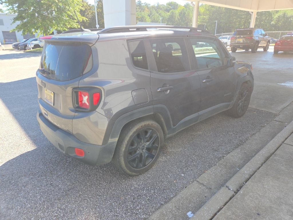 Used 2018 Jeep Renegade Altitude w/ Advanced Technology Group FWD image 3