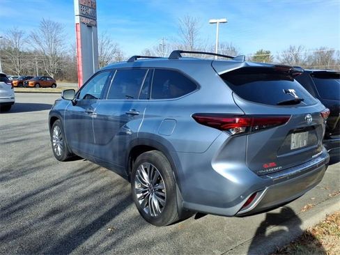 Used 2020 Toyota Highlander Platinum image 4