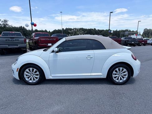 Used 2019 Volkswagen Beetle 2.0T S FWD image 11