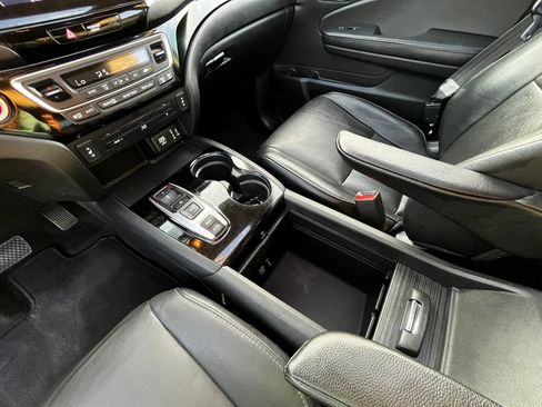 Used 2017 Honda Pilot Touring image 23