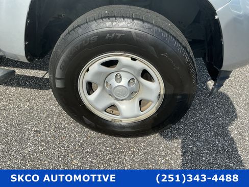 Used 2022 Toyota Tacoma SR w/ SR Convenience Package RWD image 9