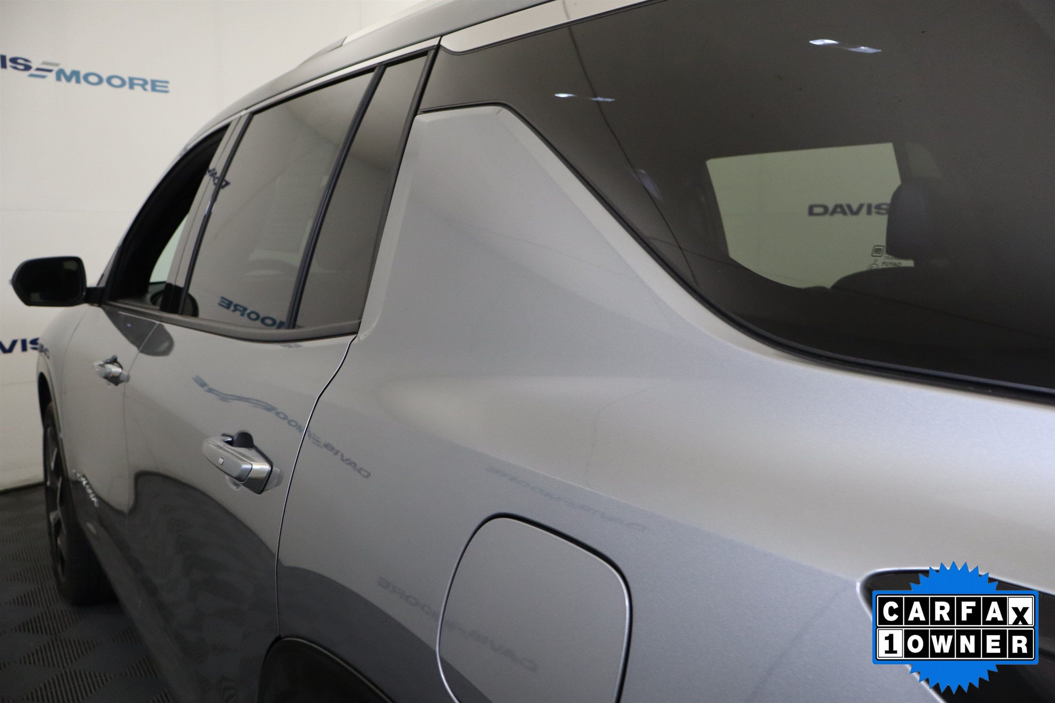 Used 2026 Chevrolet Traverse High Country w/ LPO, Floor Liner Package AWD/4WD image 11