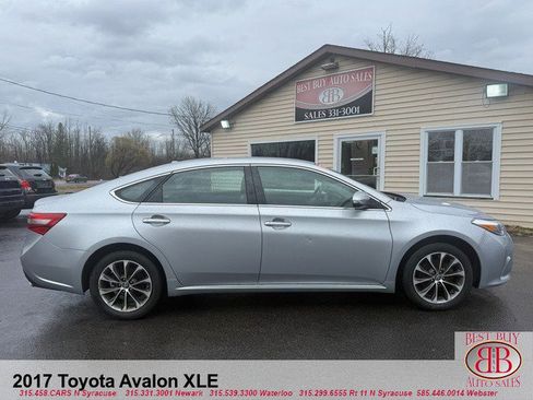 Used 2017 Toyota Avalon XLE image 2