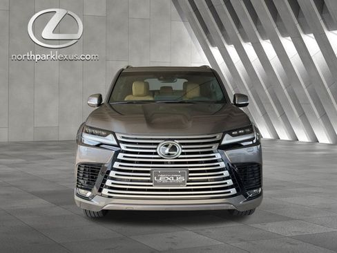 Certified 2024 Lexus LX 600 4WD w/ Interior Upgrade Package image 28