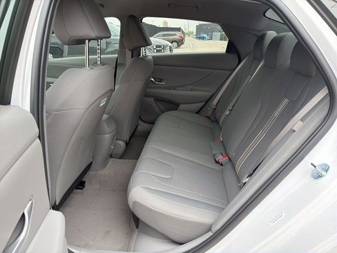 New 2026 Hyundai Elantra Hybrid FWD image 21