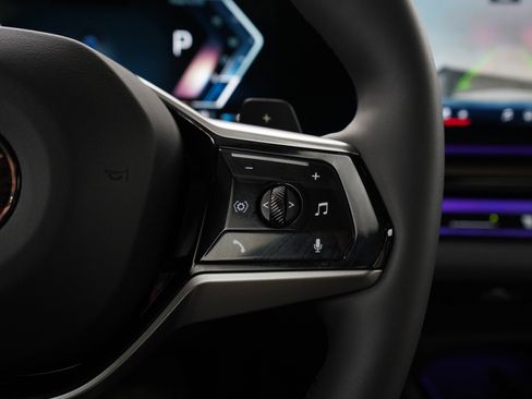 Used 2024 BMW 540i xDrive w/ Premium Package image 24