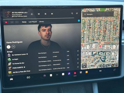 Used 2023 Tesla Model X image 17