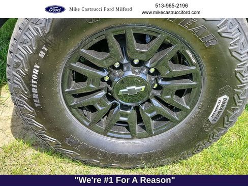 Used 2025 Chevrolet Silverado 2500 ZR2 w/ Technology Package AWD/4WD image 8