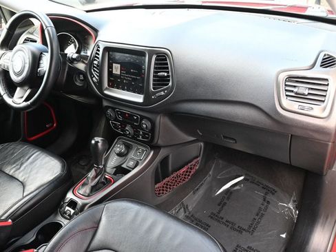 Used 2017 Jeep Compass Trailhawk w/ Leather Interior Group AWD/4WD image 11