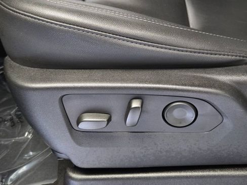 Used 2024 Chevrolet Tahoe LT RWD image 8