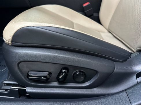 Used 2021 Lexus ES 300h w/ Accessory Package FWD image 16