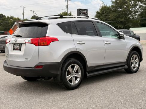 Used 2015 Toyota RAV4 XLE AWD/4WD image 9