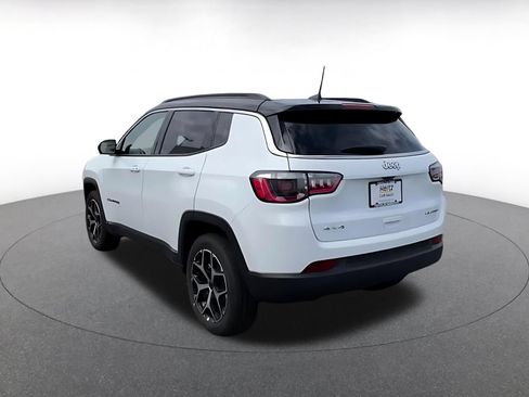 Used 2025 Jeep Compass Limited AWD/4WD image 9