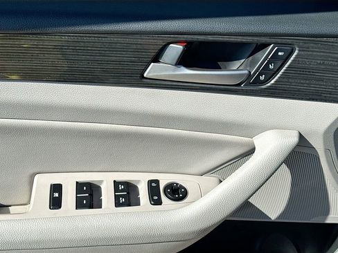 Used 2018 Hyundai Sonata Limited image 21