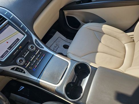 Used 2020 Lincoln Nautilus Reserve FWD image 27