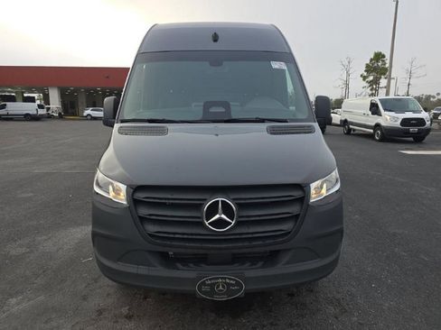 Used 2025 Mercedes-Benz Sprinter 3500 image 2
