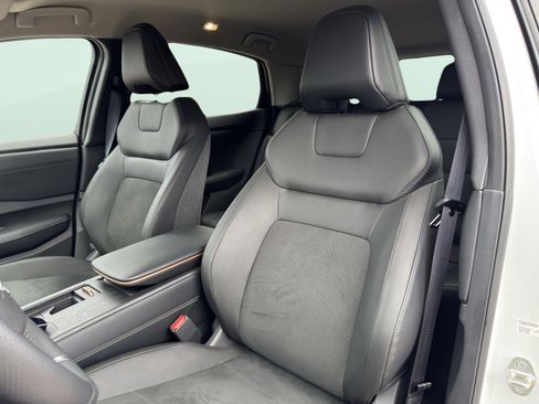 Used 2025 Nissan Ariya FWD image 18