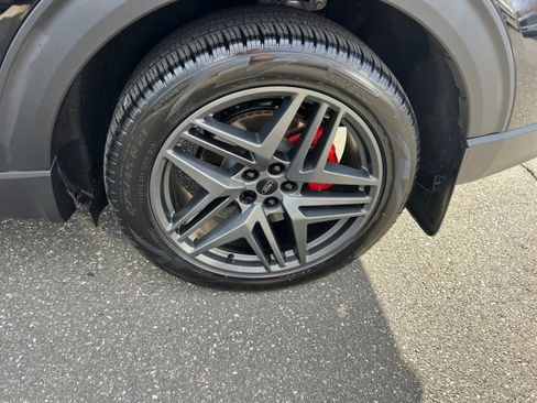 Certified 2025 Ford Explorer ST image 26