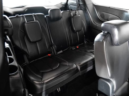 Used 2018 Chrysler Pacifica Touring-L Plus w/ Advanced Safetytec Group FWD image 54