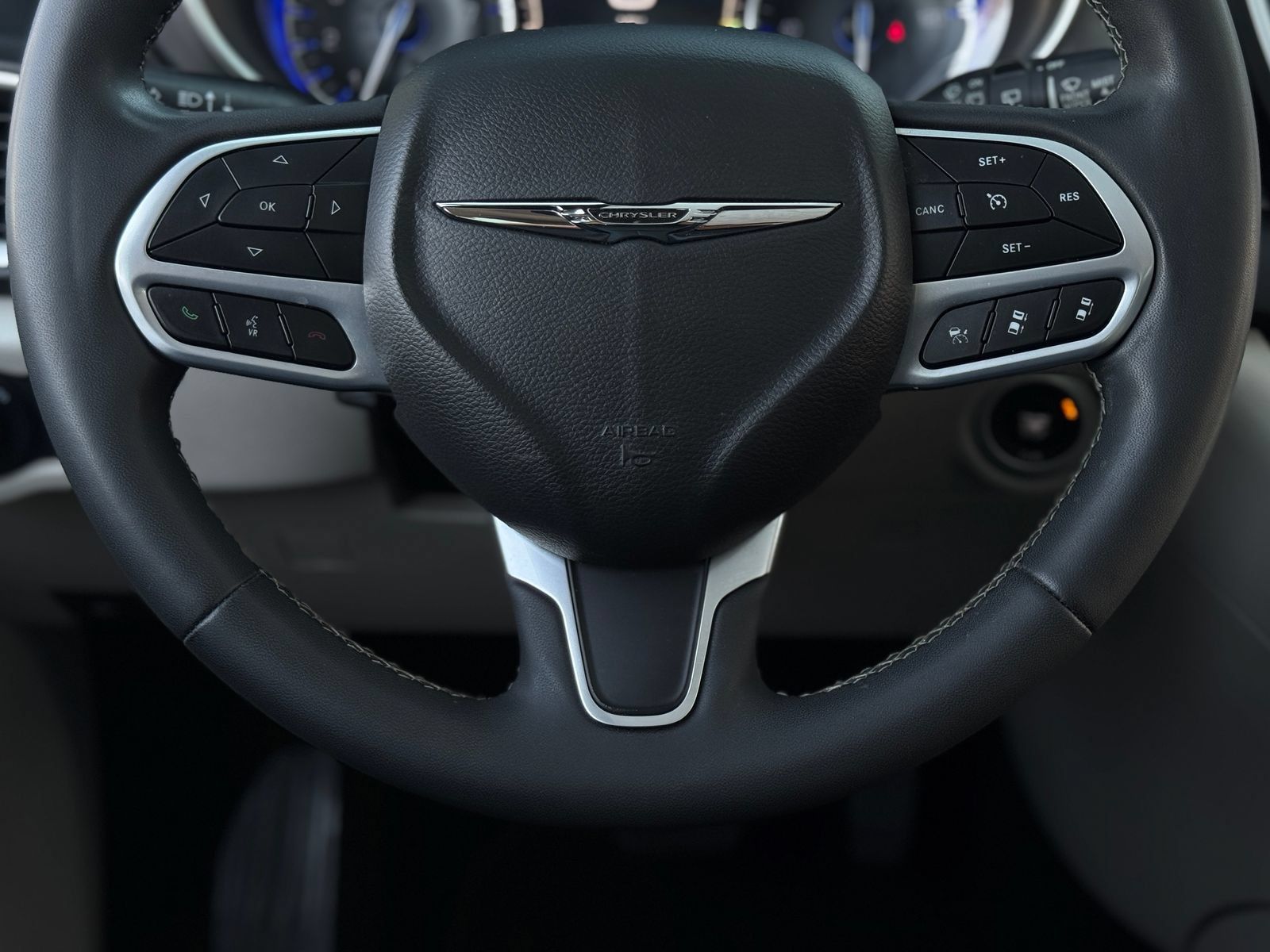 Used 2022 Chrysler Pacifica Touring-L FWD image 16