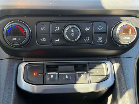 Used 2022 GMC Acadia SLT w/ LPO, Roadside Safety Package image 26