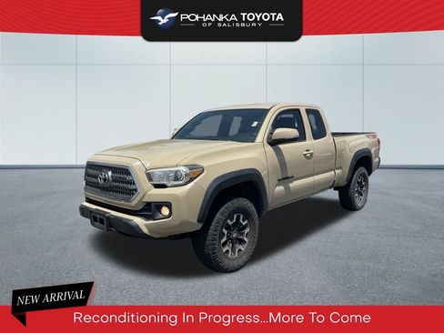 Used 2016 Toyota Tacoma TRD Off-Road w/ Towing Package AWD/4WD image 1