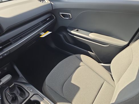 New 2025 Kia K4 LXS image 16