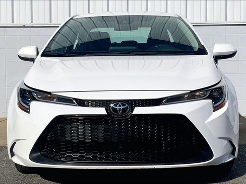 Used 2021 Toyota Corolla LE FWD image 3