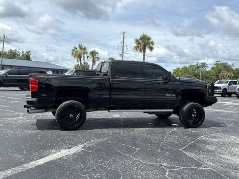 Used 2018 Chevrolet Silverado 2500 LT w/ LT Plus Package AWD/4WD image 6