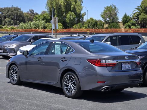Used 2017 Lexus ES 350 w/ Navigation System Package FWD image 6