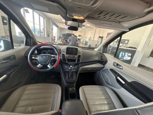 Used 2019 Ford Transit Connect XLT FWD image 7