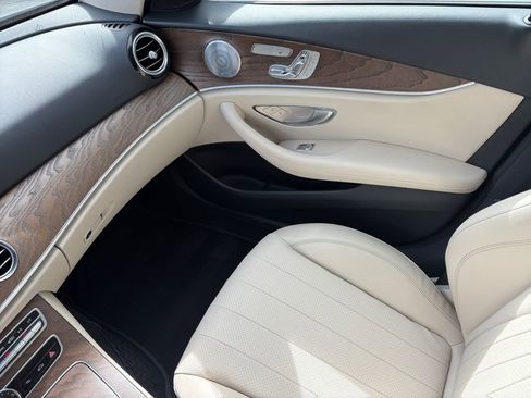Used 2018 Mercedes-Benz E 300 4MATIC image 17