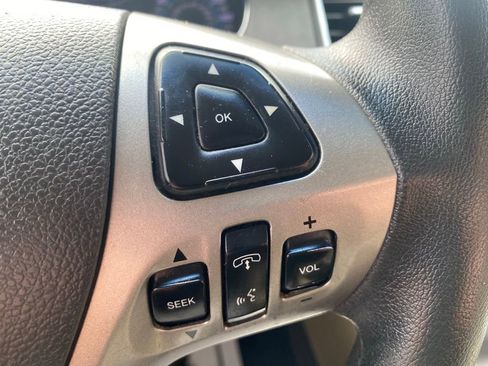 Used 2015 Ford Taurus SE image 19