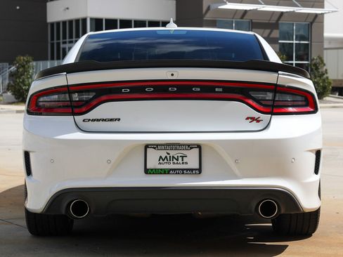Used 2018 Dodge Charger R/T Scat Pack image 14