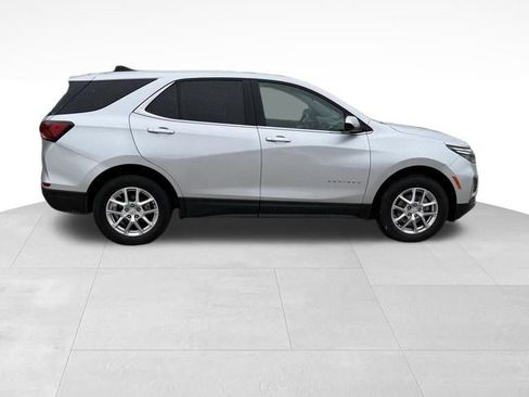 Used 2022 Chevrolet Equinox LT w/ Driver Convenience Package image 7