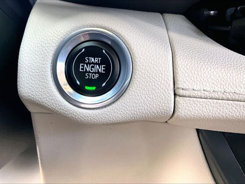 Certified 2022 Buick Envision Avenir w/ Technology Package II image 35