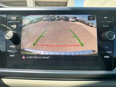 Used 2023 Volkswagen Taos SE w/ Panoramic Sunroof Package AWD/4WD image 19