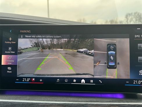 Used 2023 BMW 760i xDrive w/ Executive Package image 18