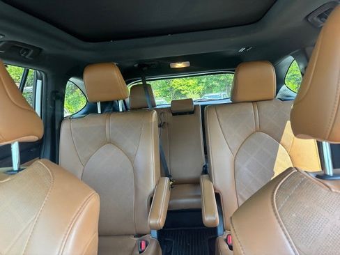 Used 2021 Toyota Highlander Platinum FWD image 15