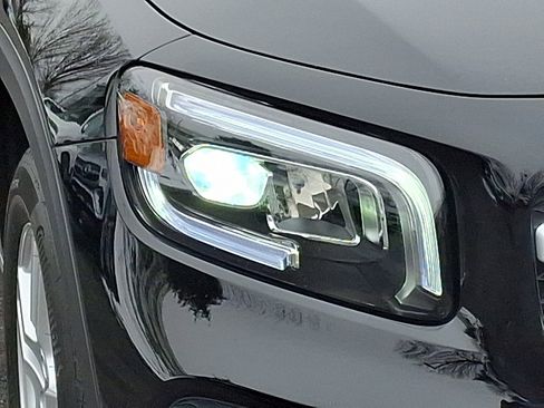 Certified 2023 Mercedes-Benz GLB 250 4MATIC image 9