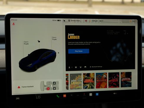 Used 2021 Tesla Model 3 Standard Range Plus image 29