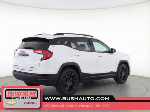 Used 2024 GMC Terrain SLT w/ Infotainment Package II image 4