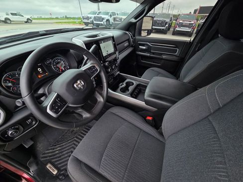 Used 2024 RAM 2500 Big Horn w/ Sport Appearance Package image 9