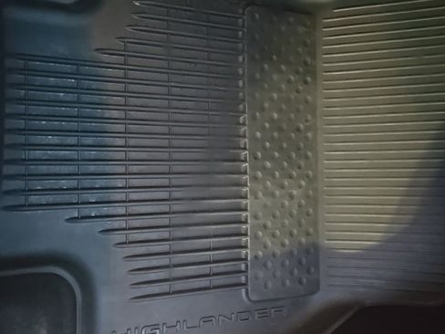 Used 2023 Toyota Highlander Platinum image 30