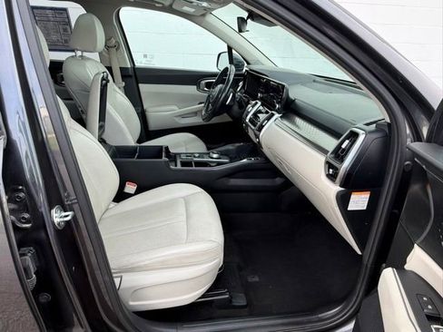 Used 2022 Kia Sorento EX w/ Panoramic Sunroof Package AWD/4WD image 19