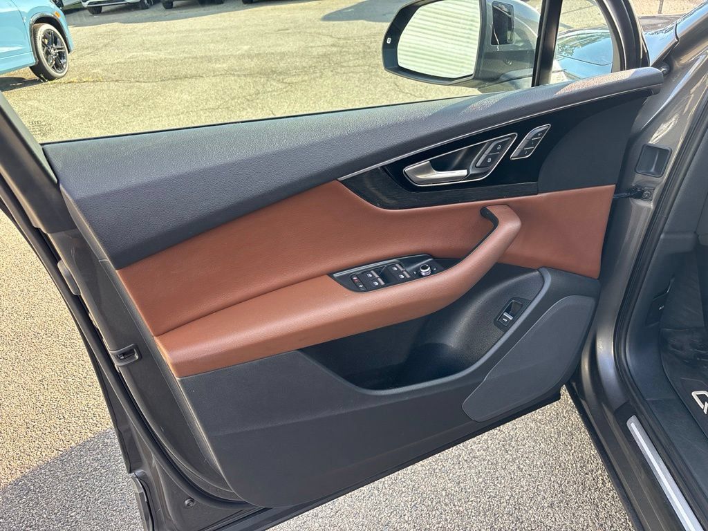 Used 2019 Audi Q7 3.0T Premium w/ Convenience Package AWD/4WD image 9