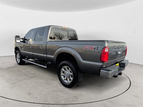Used 2015 Ford F350 Lariat w/ Lariat Interior Package image 3