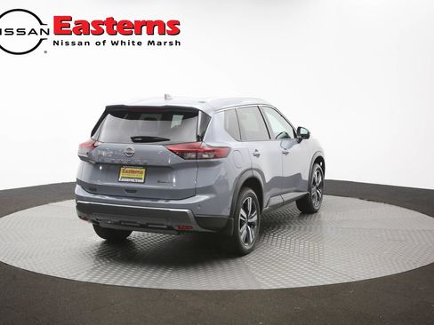 Used 2024 Nissan Rogue SL AWD/4WD image 39