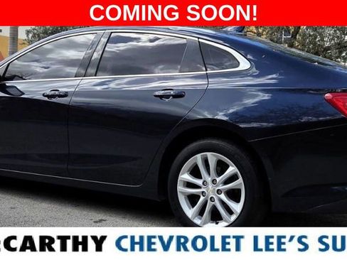 Used 2018 Chevrolet Malibu LT w/ Driver Confidence Package image 3