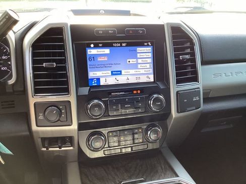 Used 2019 Ford F250 Lariat w/ FX4 Off-Road Package AWD/4WD image 6